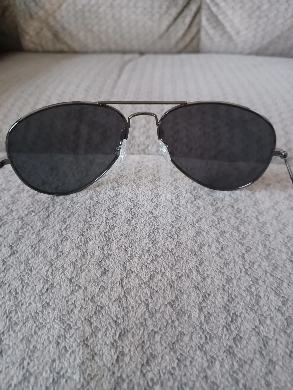 Foster Grant Aviator Sunglasses in Gunmetal with Dark Gray Lenses